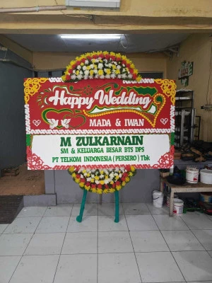 Papan Bunga di Grantung Bayan